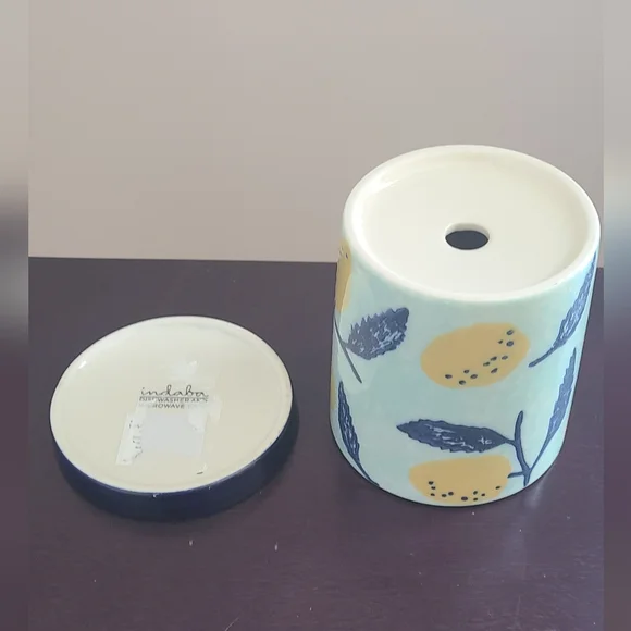 2 Pavo Planter | Patterned Ceramic Planter - Picture 4 of 10